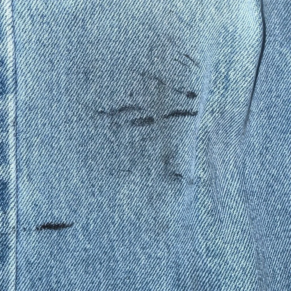 Levi's 505 Jeans Men's W36 L32 Light Wash Blue Straight Leg 5-Pocket marker mark
